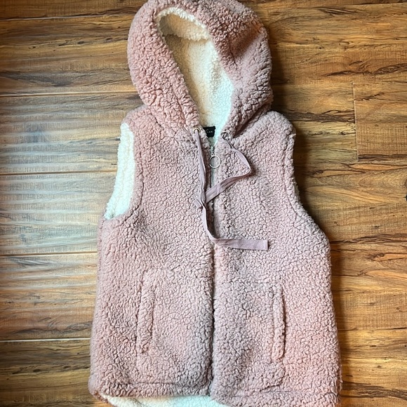 Love Tree Pink Sherpa Vest - Picture 1 of 4